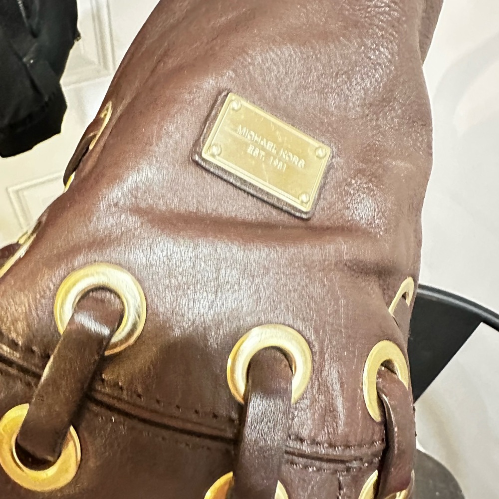 Michael Kors Astor dark brown leather Hobo bag gold grommets and tassels - Picture 7 of 15